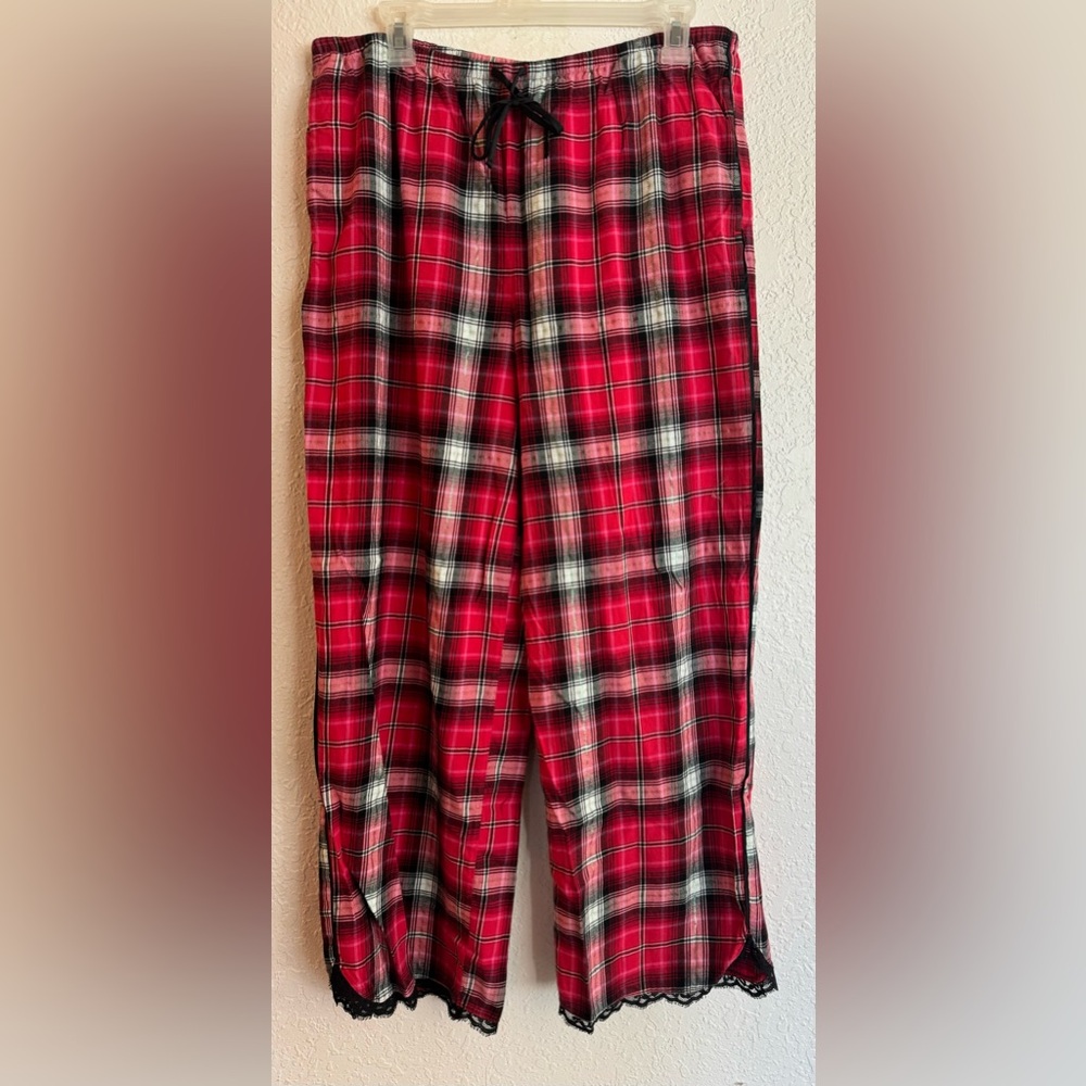 Victoria’s Secret Women’s Red Plaid Pajama Lounge Full Length Pants. Size Large